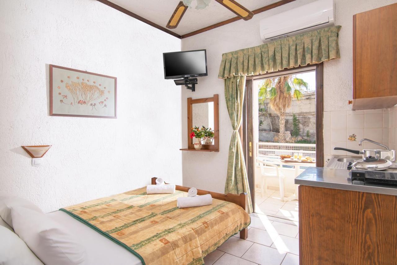 Iliostasi Beach Apartments Hersonissos  Exteriér fotografie